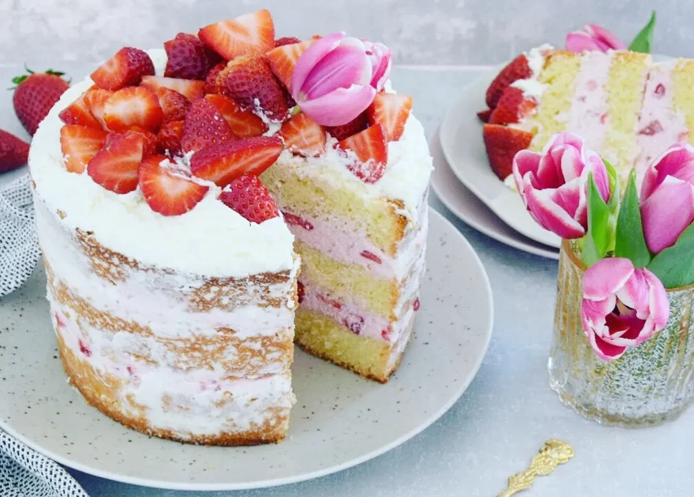 Naked Cake Mit Erdbeeren Cookiteasy By Simone Kemptner