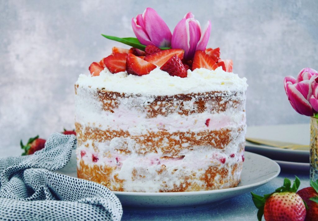 Naked Cake Mit Erdbeeren Cookiteasy By Simone Kemptner