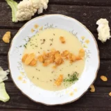 Karfiolsuppe mit Cornflakes