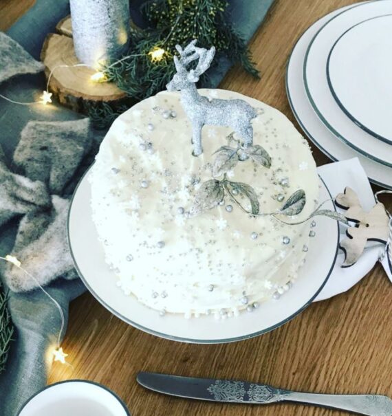 Red Velvet Cake mit Snow Frosting