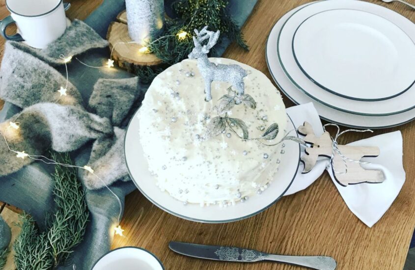 Red Velvet Cake mit Snow Frosting