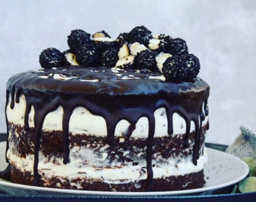Bananen-Split-Naked-Cake