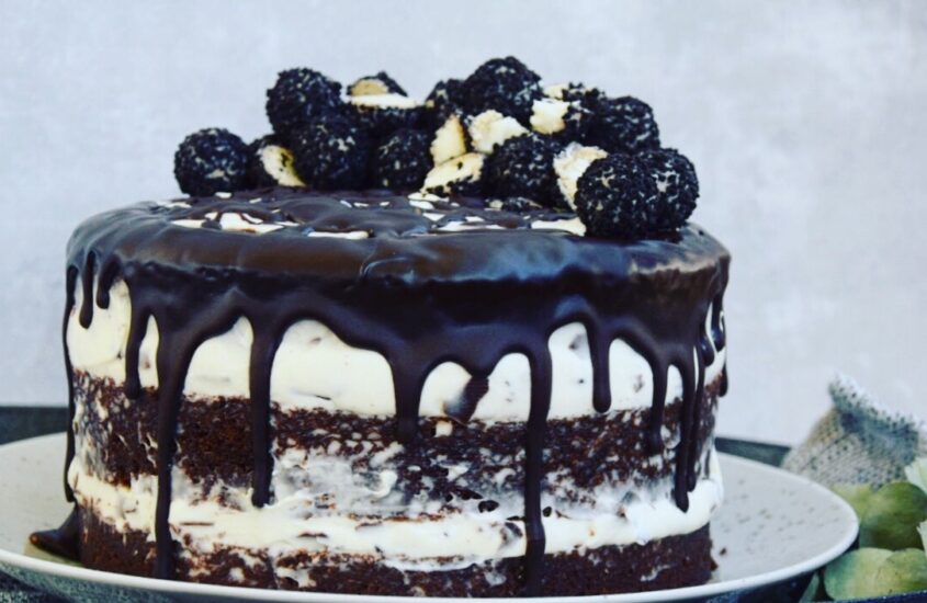Bananen-Split-Naked-Cake