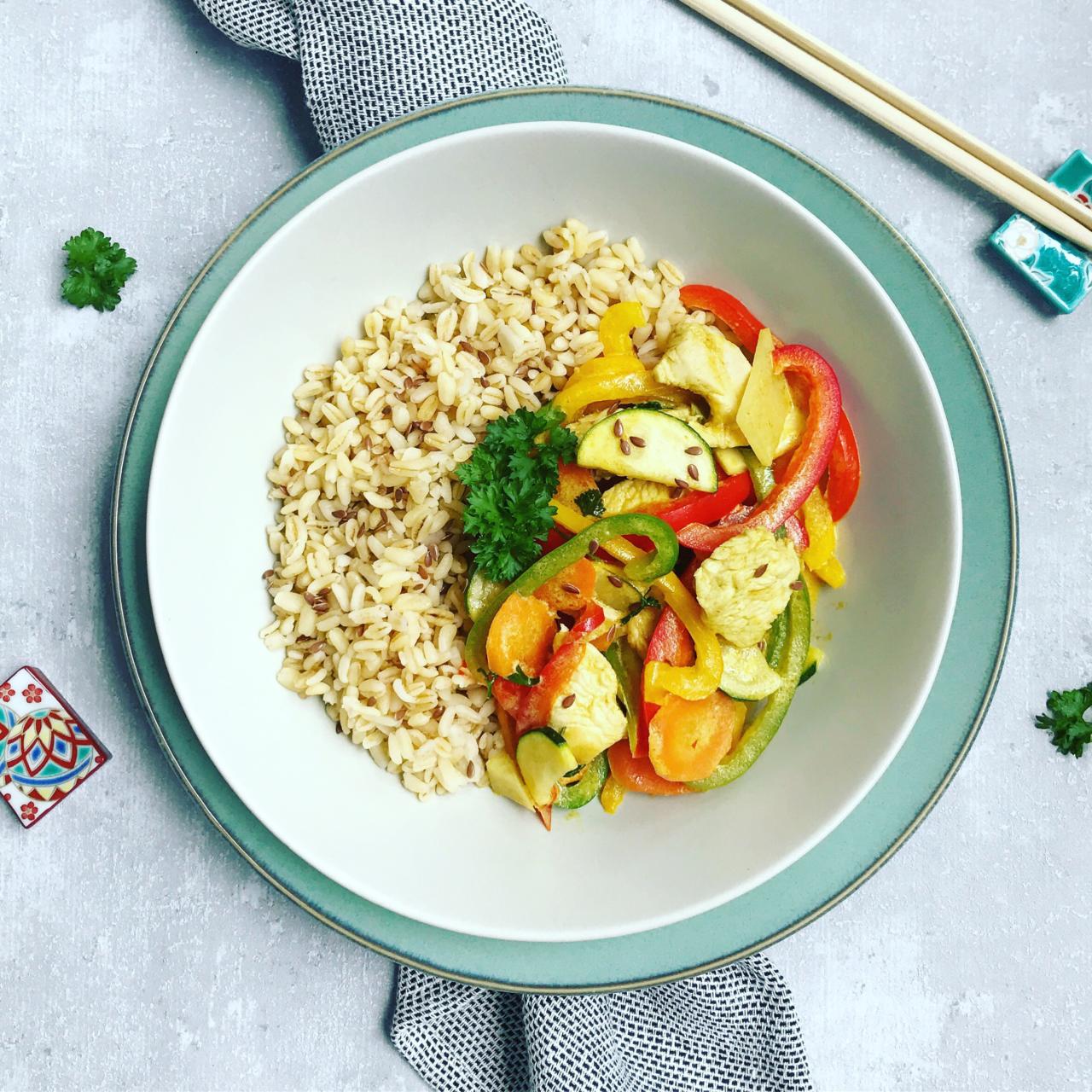 Gelbes Thai Curry mit Putenfleisch