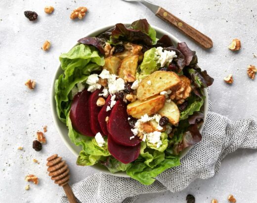 Wintersalat mit Kartoffel Wedges und Roten Rüben