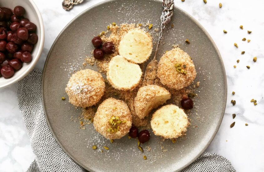 Dinkel Topfenknödel mit Kirschkompott