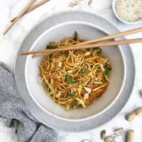 Gebratene Nudeln mit Gemüse