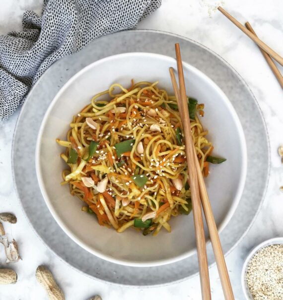 Gebratene Nudeln mit Gemüse