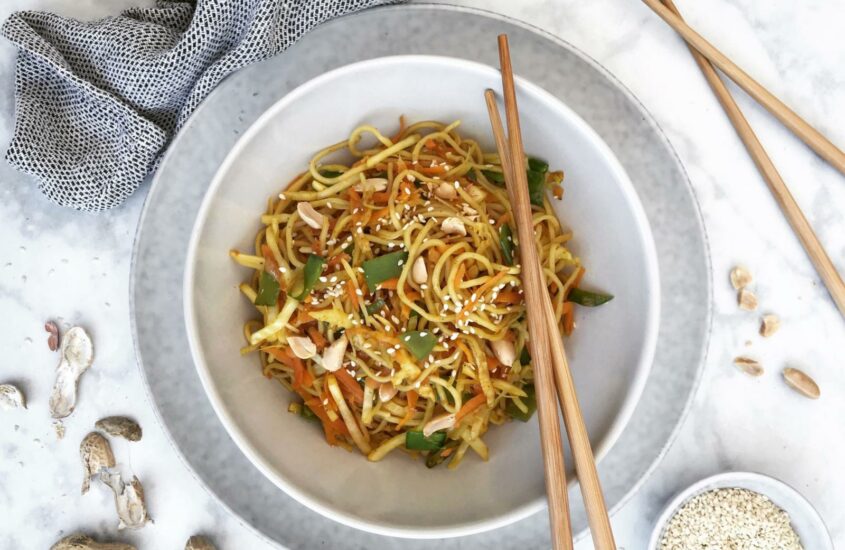 Gebratene Nudeln mit Gemüse