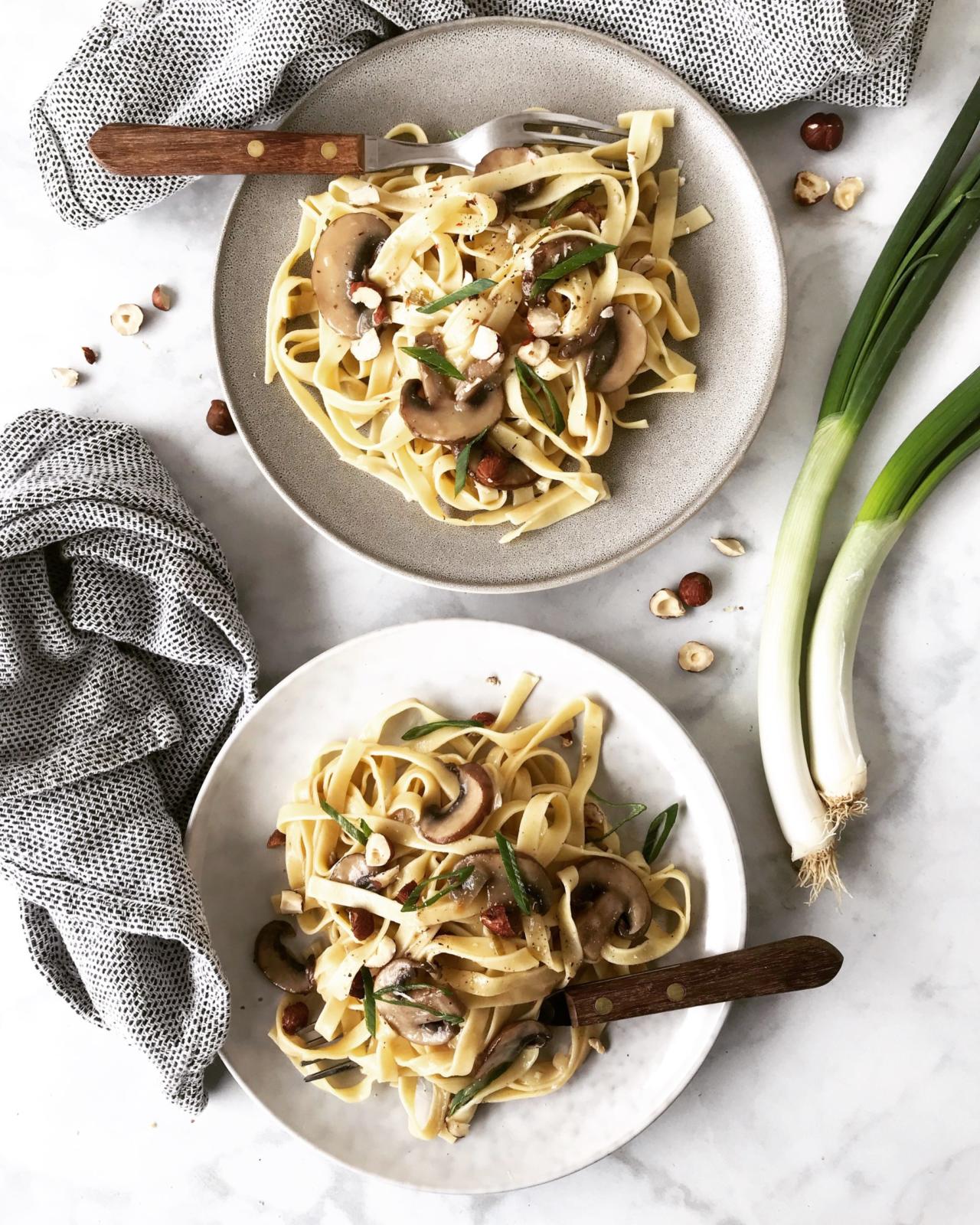 Champignon Pasta mit Haselnüssen – One Pot