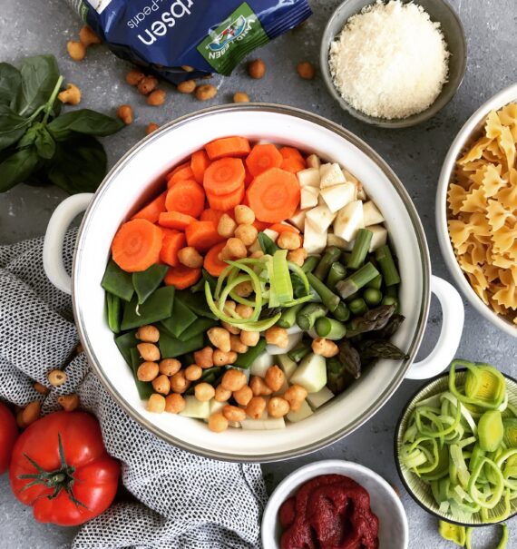 Frühlingsminestrone