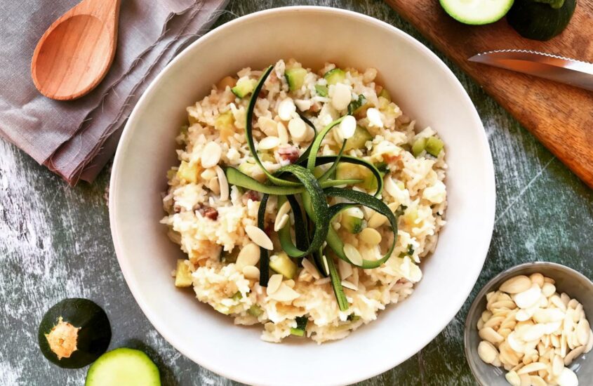 Zucchini-Reis-Pfanne mit Mandeln