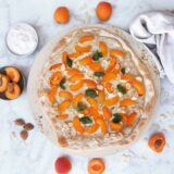 Marillen-Flammkuchen mit Vanille-Creme