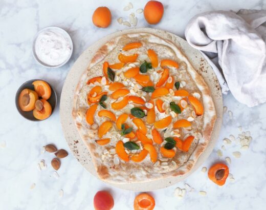 Marillen-Flammkuchen mit Vanille-Creme