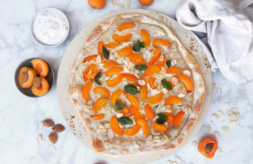 Marillen-Flammkuchen mit Vanille-Creme