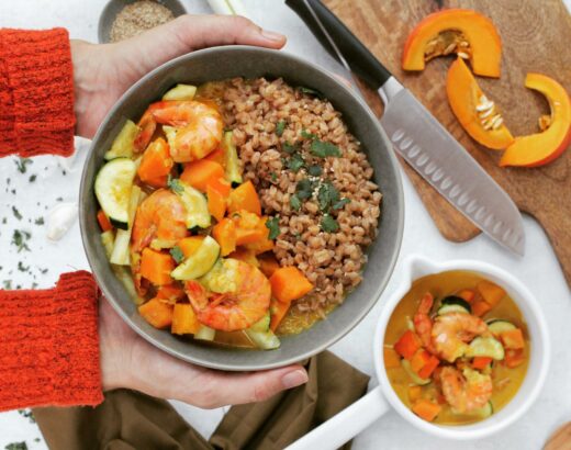 Kürbis Curry mit Garnelen und Dinkelreis