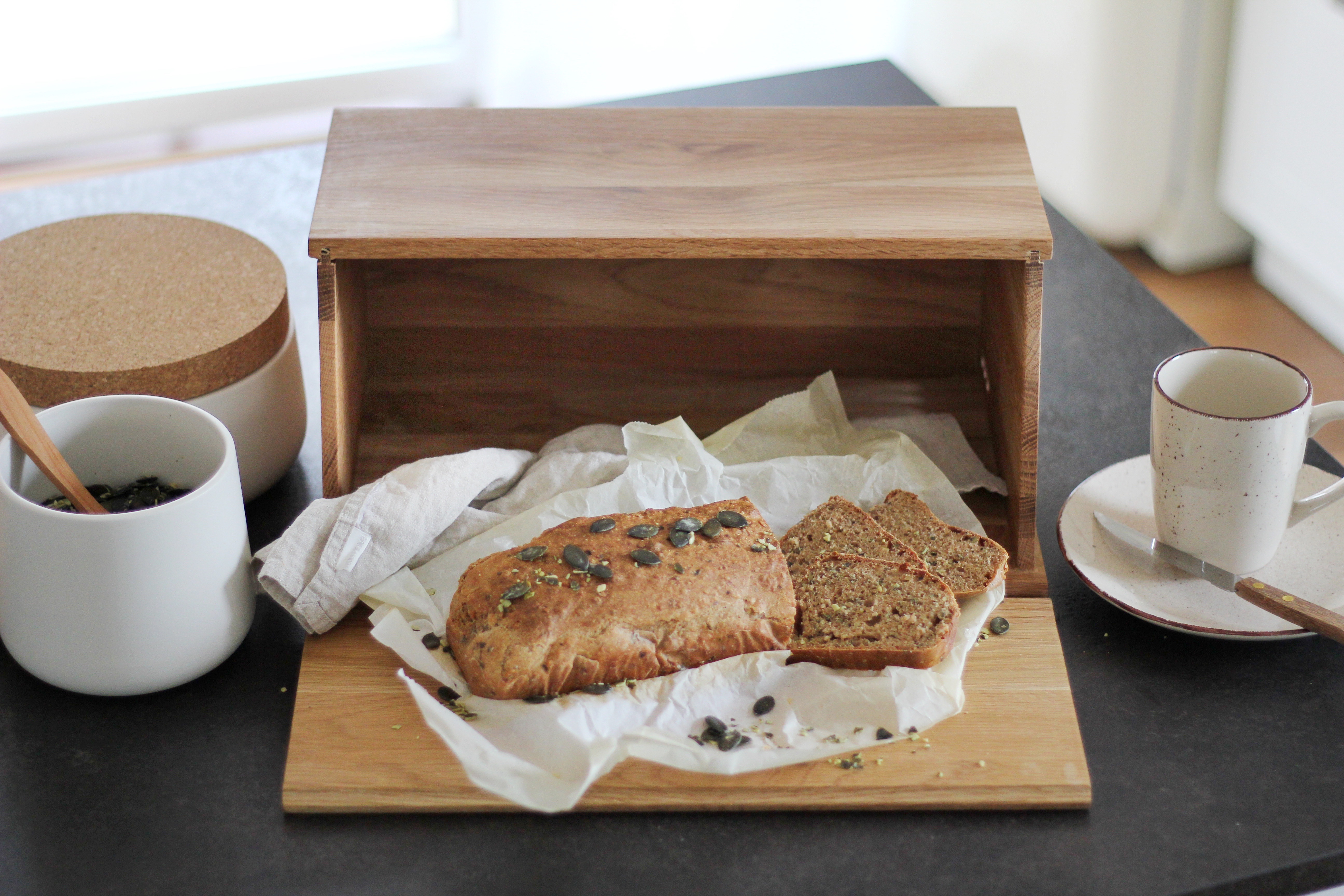 Dinkel Vollkorn Brot mit Kürniskernen