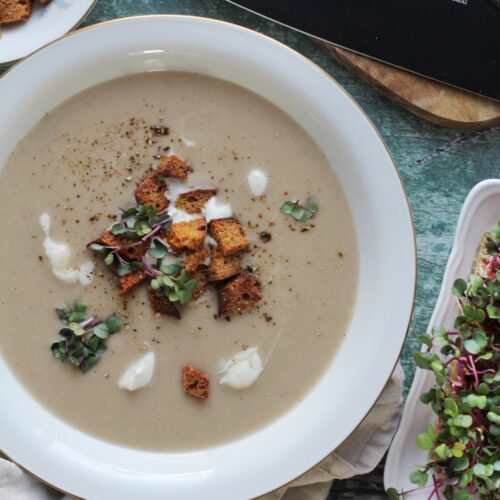Maroni Suppe mit Zimt Brotwürfeln