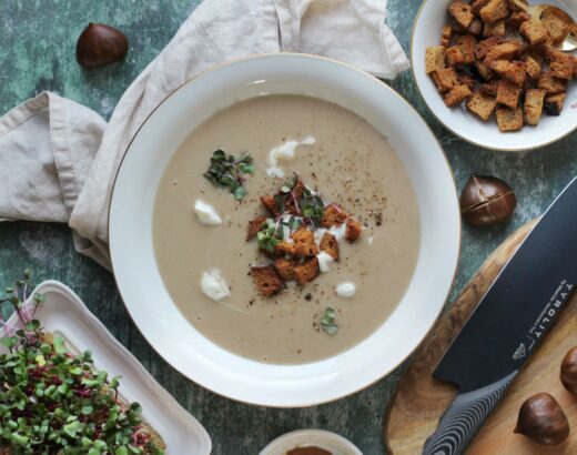 Maroni Suppe mit Zimt Brotwürfeln