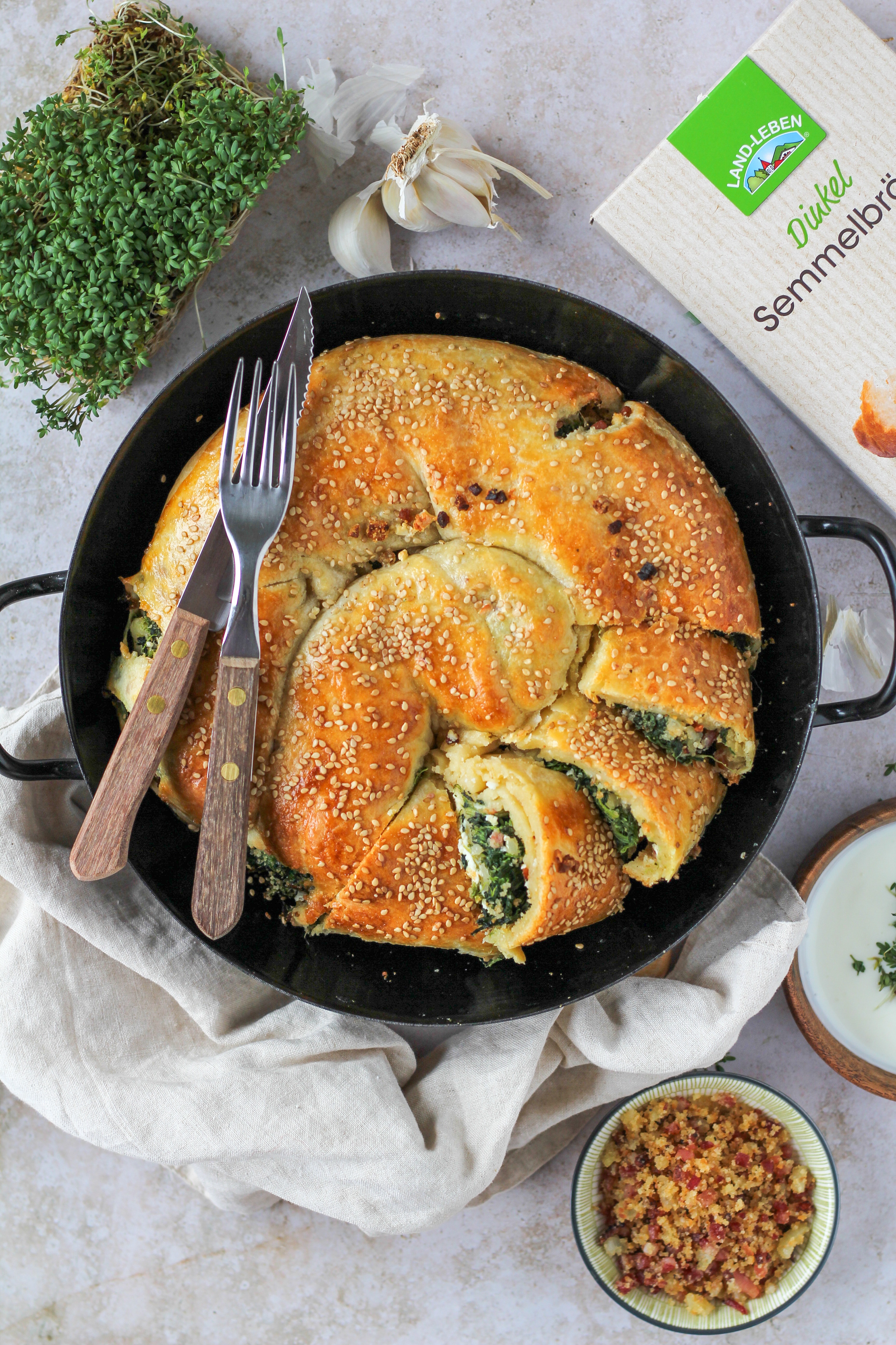Topfenteig Strudel mit Spinat