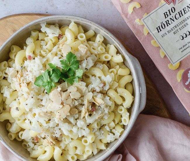 Karfiol Carbonara mit gerösteten Mandeln
