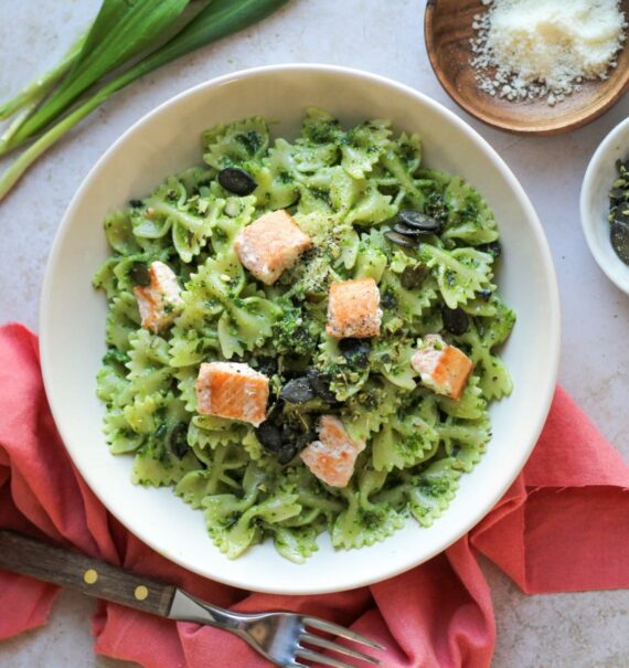 Bärlauch-Nudeln mit Lachs