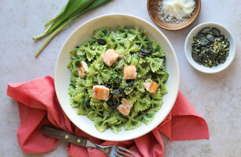 Bärlauch-Nudeln mit Lachs