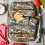 Mohnkuchen mit Apfelmus