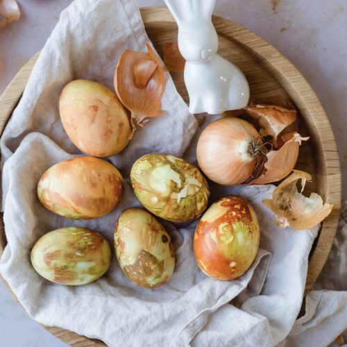 Zwiebelschalen-Eier