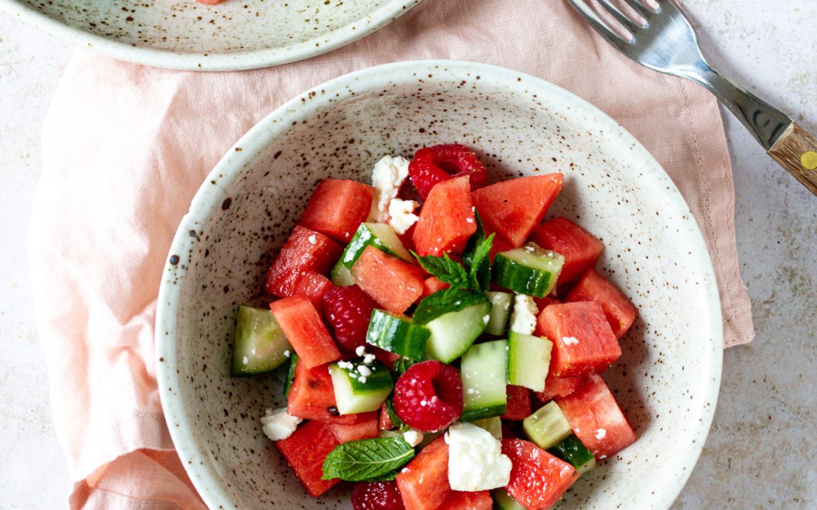 Melonen-Gurken-Salat mit Feta - cookiteasy by Simone Kemptner