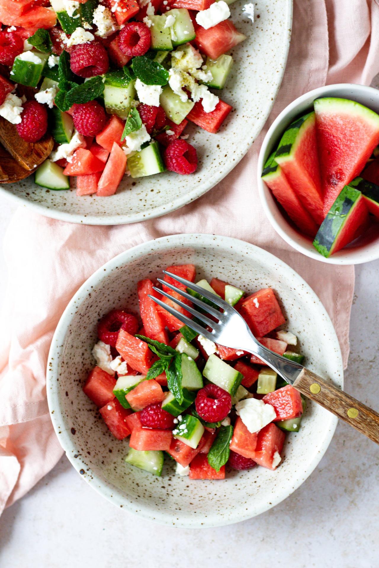 Melonen-Gurken-Salat mit Feta - cookiteasy by Simone Kemptner