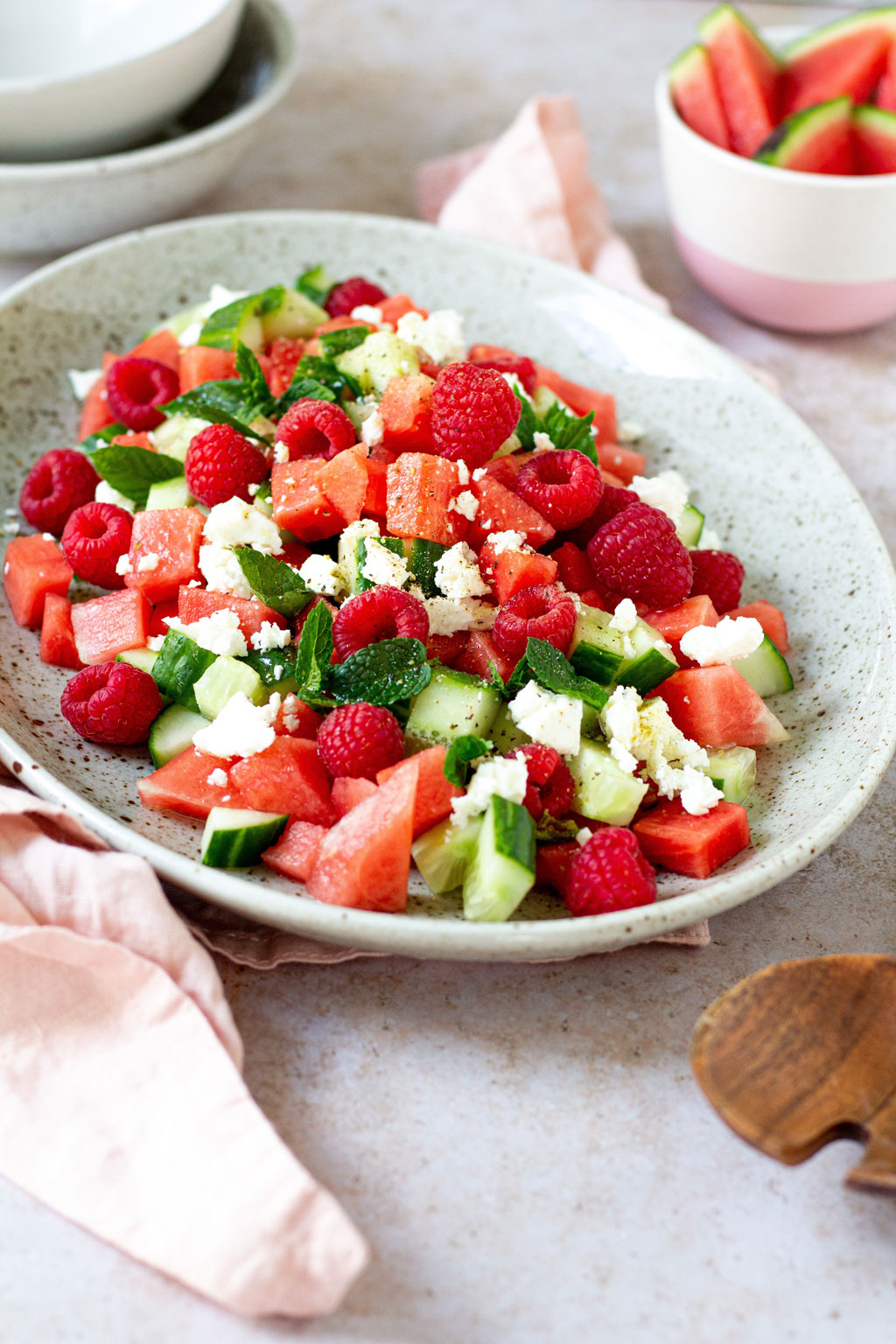 Melonen-Gurken-Salat mit Feta - cookiteasy by Simone Kemptner