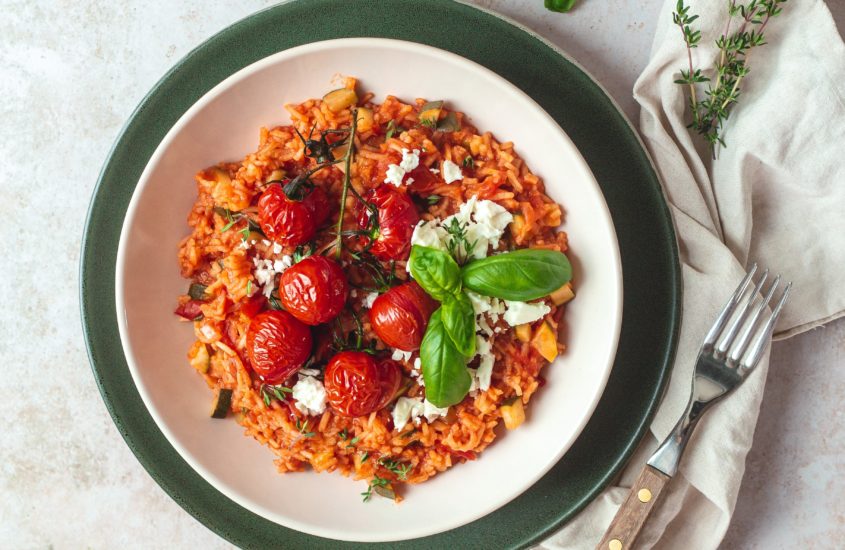 Tomaten Eintopf mit Zucchini und Feta Käse