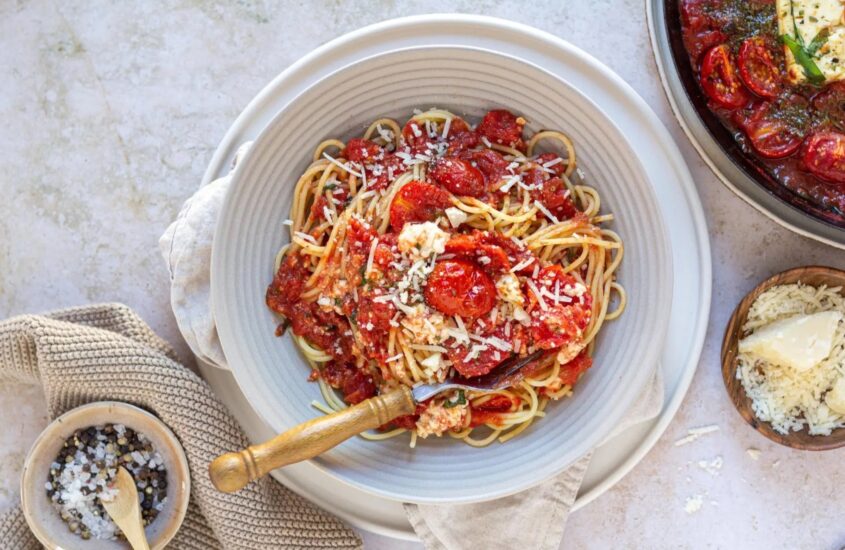 Ofenspaghetti mit Feta und Tomaten
