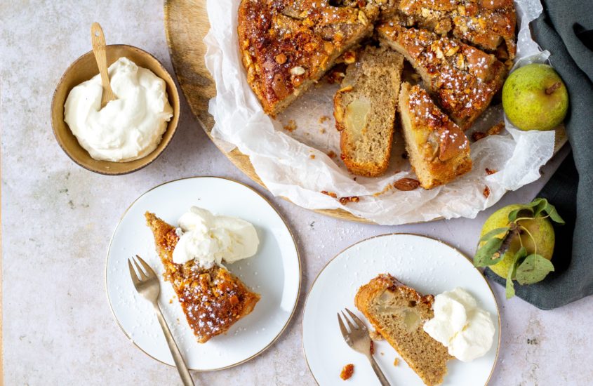 Birnenkuchen mit Honig Mandelkruste So ist es heute, so war es damals….