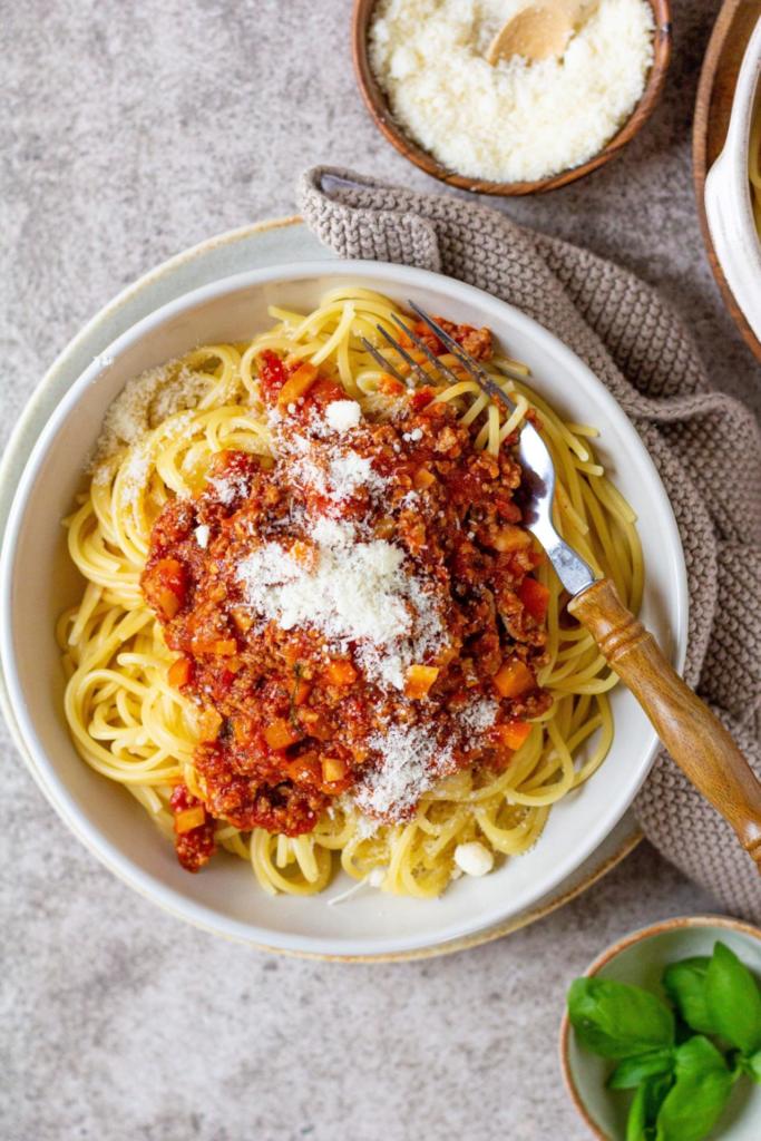 Spaghetti Bolognese alla Mamma - cookiteasy by Simone Kemptner