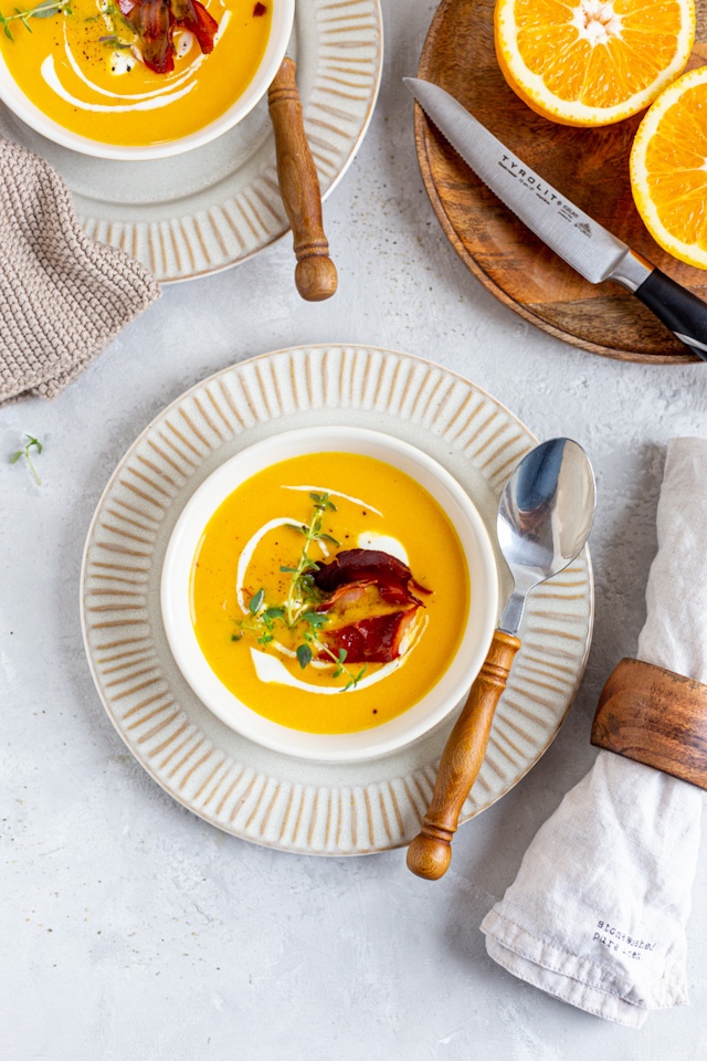 Karotten-Orangen-Suppe mit Ingwer - cookiteasy by Simone Kemptner
