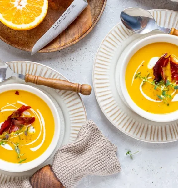 Karotten-Orangen-Suppe mit Ingwer