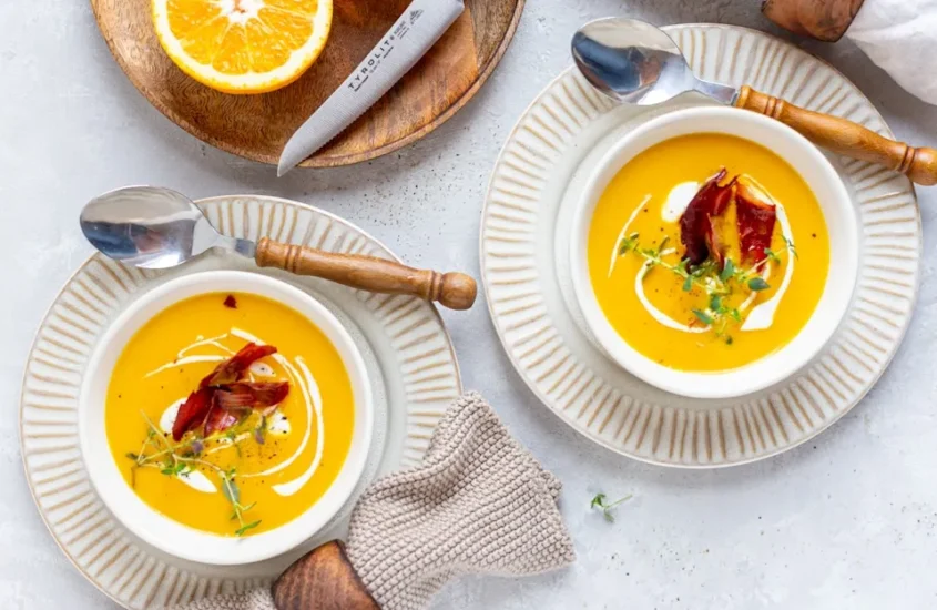 Karotten-Orangen-Suppe mit Ingwer