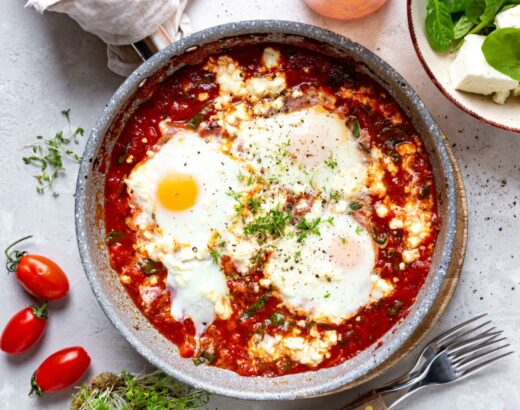 Shakshuka mit Spinat und Feta Käse