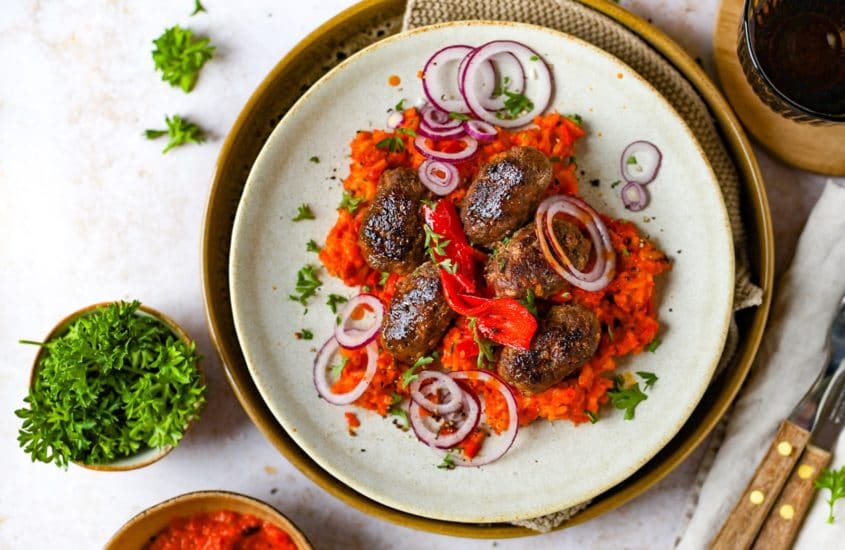 Cevapcici mit Ajvar Reis