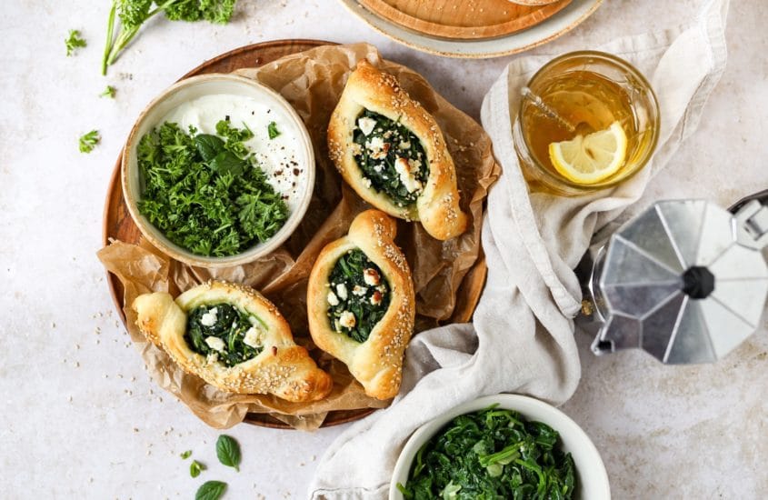 Pide mit Spinat und Schafskäse