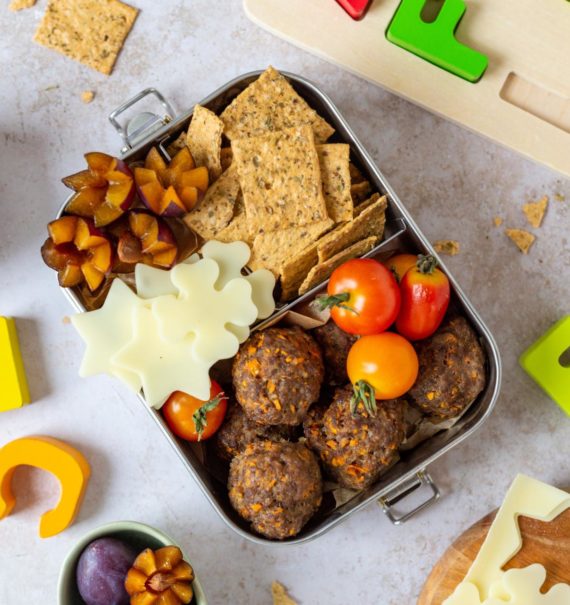 Jausenbox mit Kürbis-Hackfleisch-Bällchen
