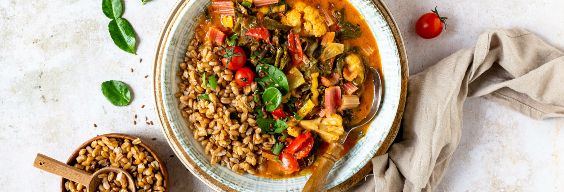 Gartencurry mit Dinkelreis