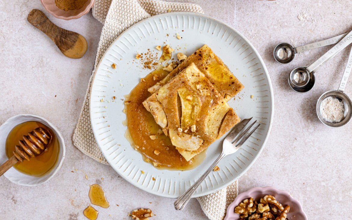 Apfel-Palatschinken aus dem Backofen