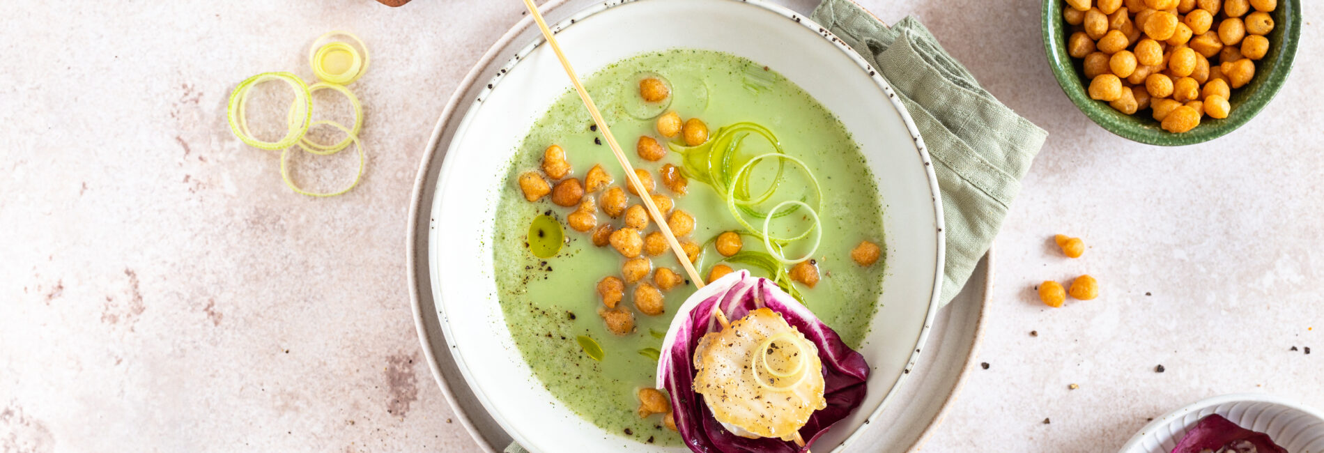 Lauchsuppe mit gegrilltem Ziegenkäse