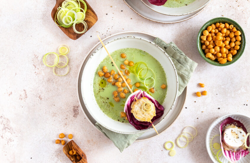 Lauchsuppe mit gegrilltem Ziegenkäse