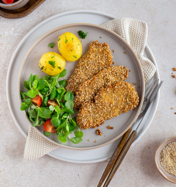 Hühner Sesamschnitzel mit Petersilien-Kartoffeln