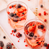 Sommerliche Beerenbowle