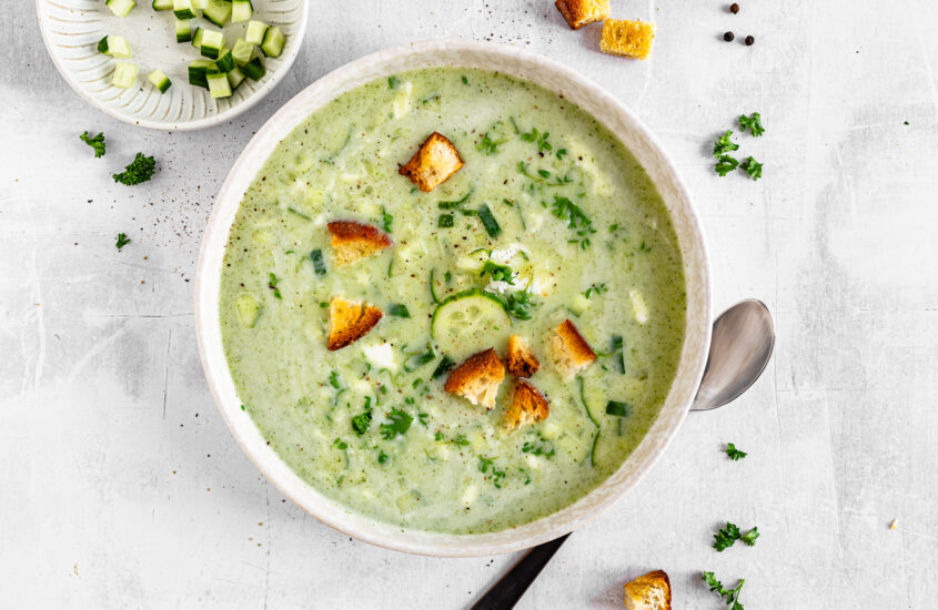 Kalte Gurken-Buttermilch-Suppe